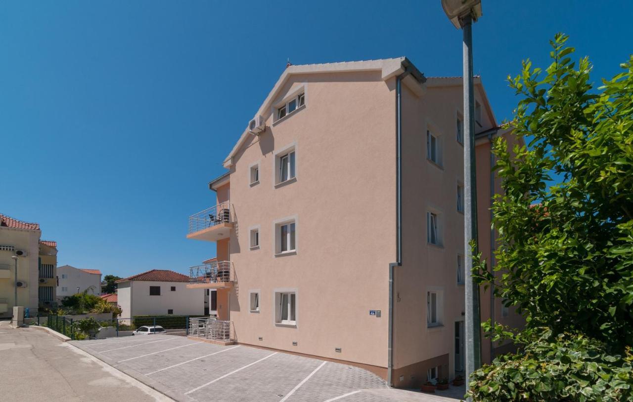 Apartments Island Beat スペタル エクステリア 写真